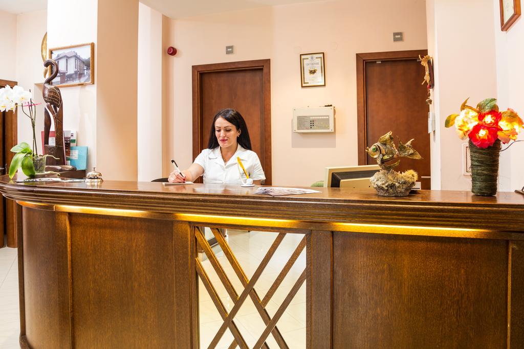 Family Hotel Teteven Exterior photo
